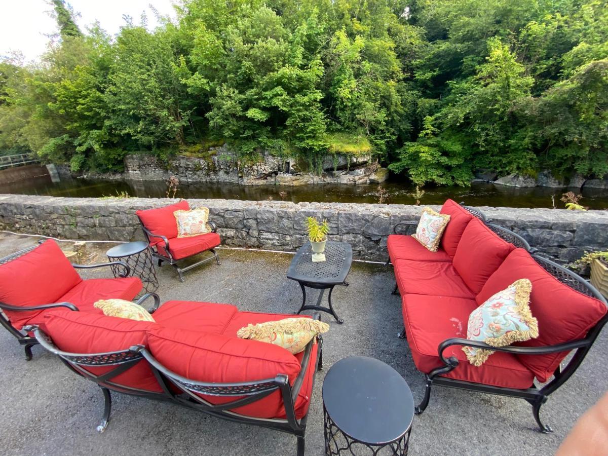 Salmon Weir Lodge Cong Exterior photo